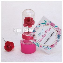 Mini tubete com flor personalizado dia das mães